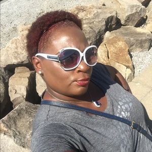 Meet your Posher, Kena